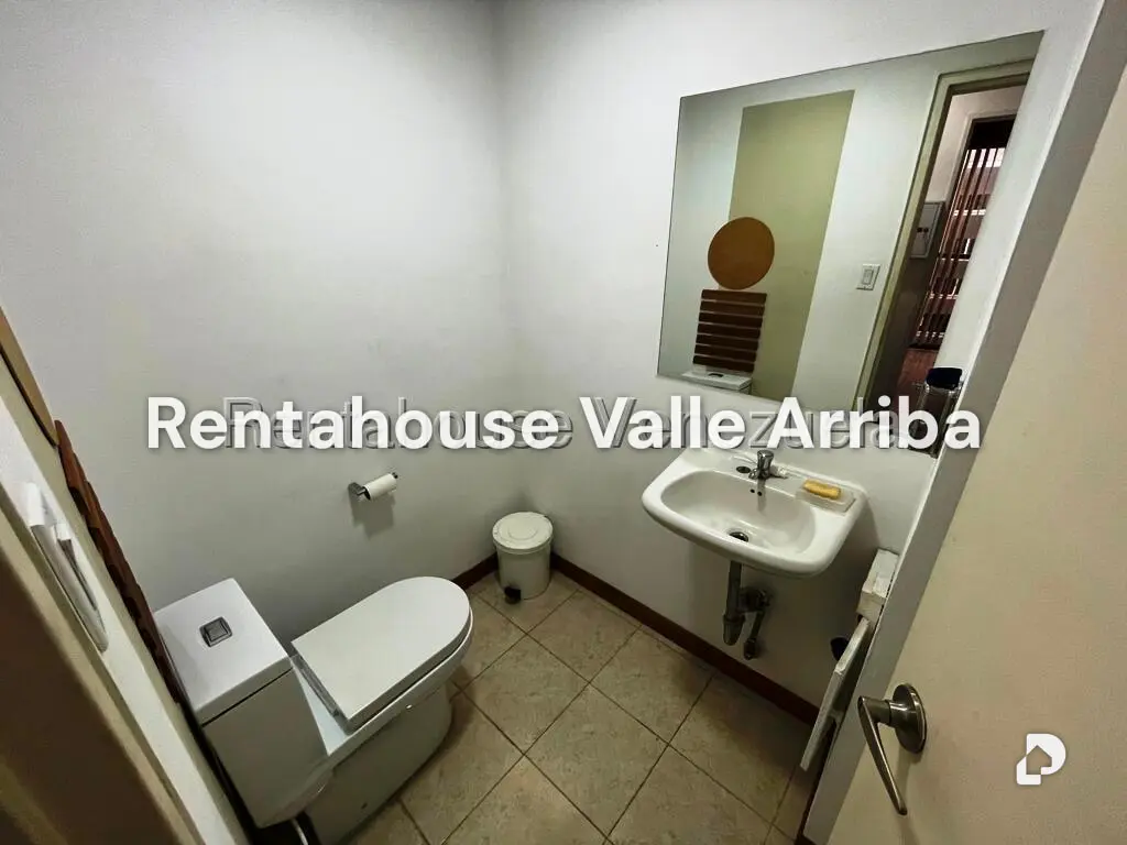 Local comercial en Los Samanes, Caracas – 19