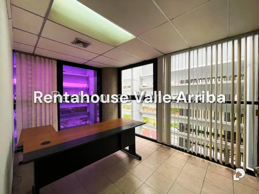 Local comercial en Los Samanes, Caracas – 10