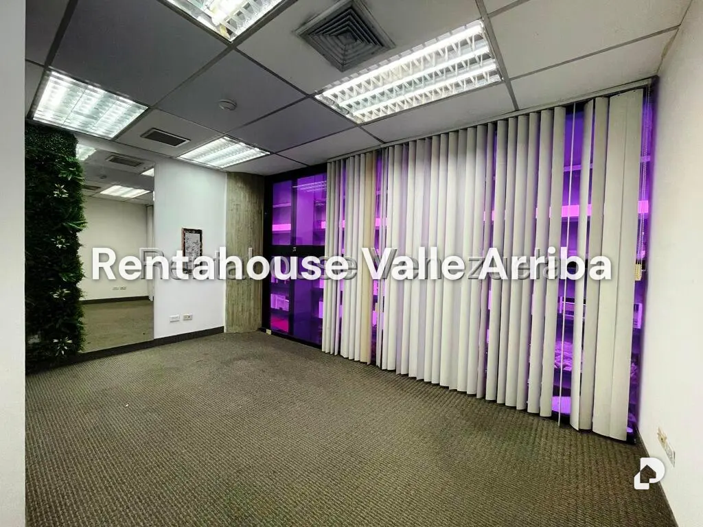 Local comercial en Los Samanes, Caracas – 14