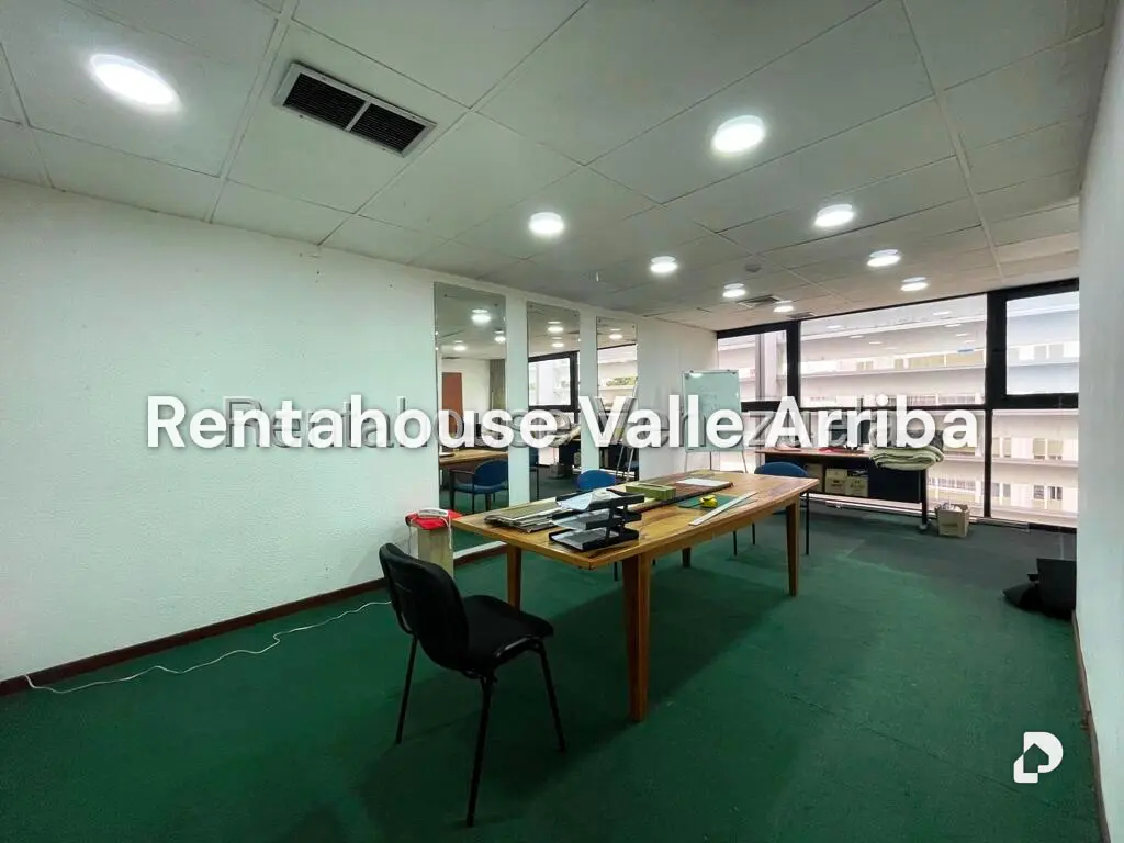 Local comercial en Los Samanes, Caracas – 30