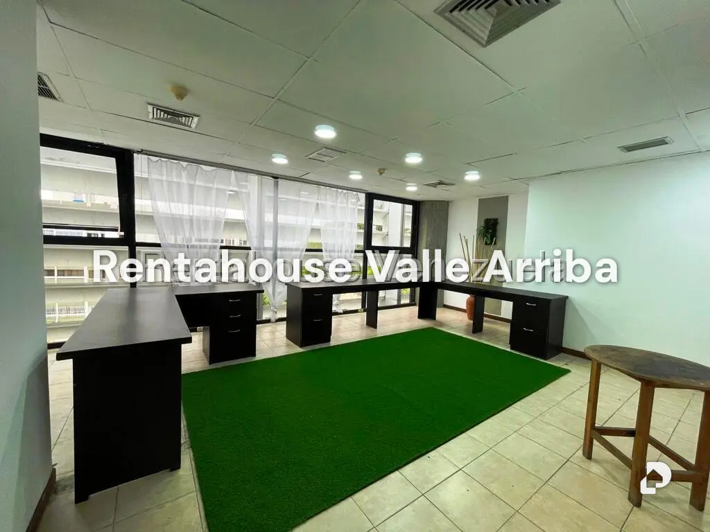 Local comercial en Los Samanes, Caracas – 24
