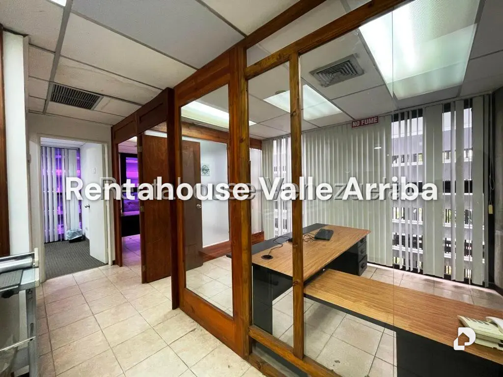 Local comercial en Los Samanes, Caracas – 4