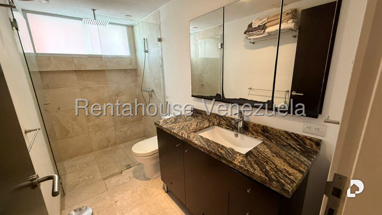 Apartamento en Campo Alegre, Caracas – 24