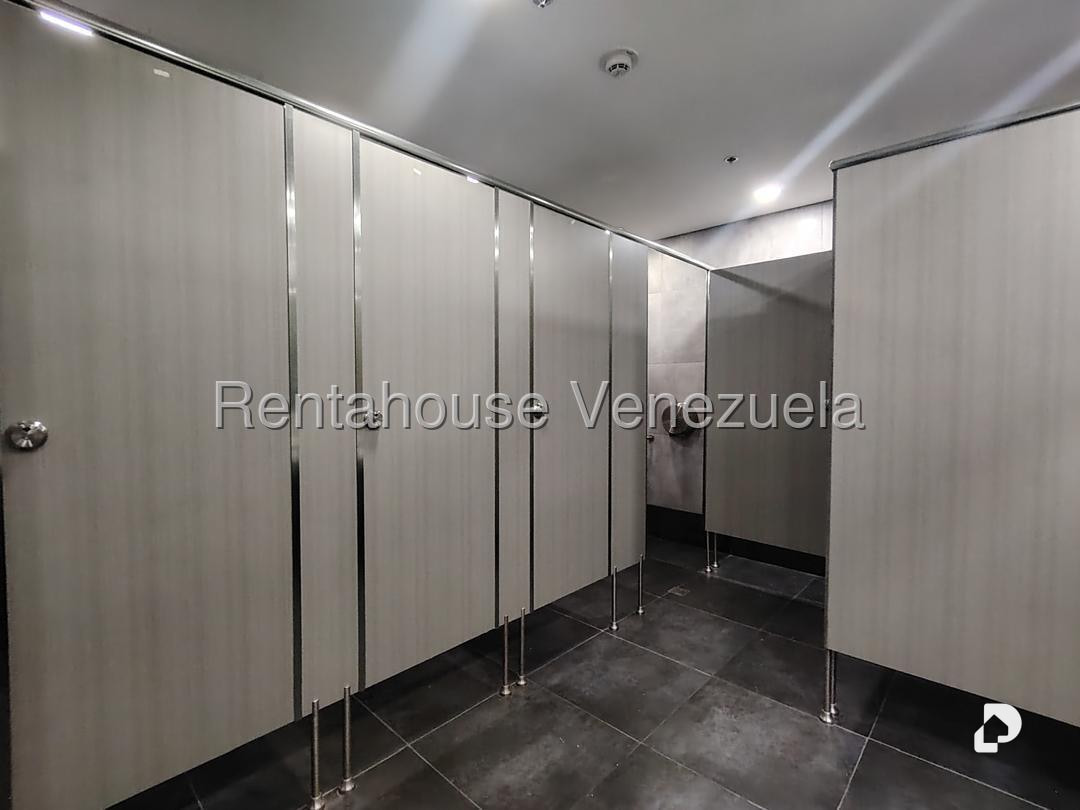 Local comercial en Campo Alegre, Caracas – 11