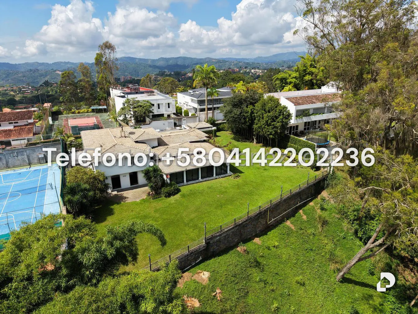 House in La Lagunita Country Club, Caracas – 22