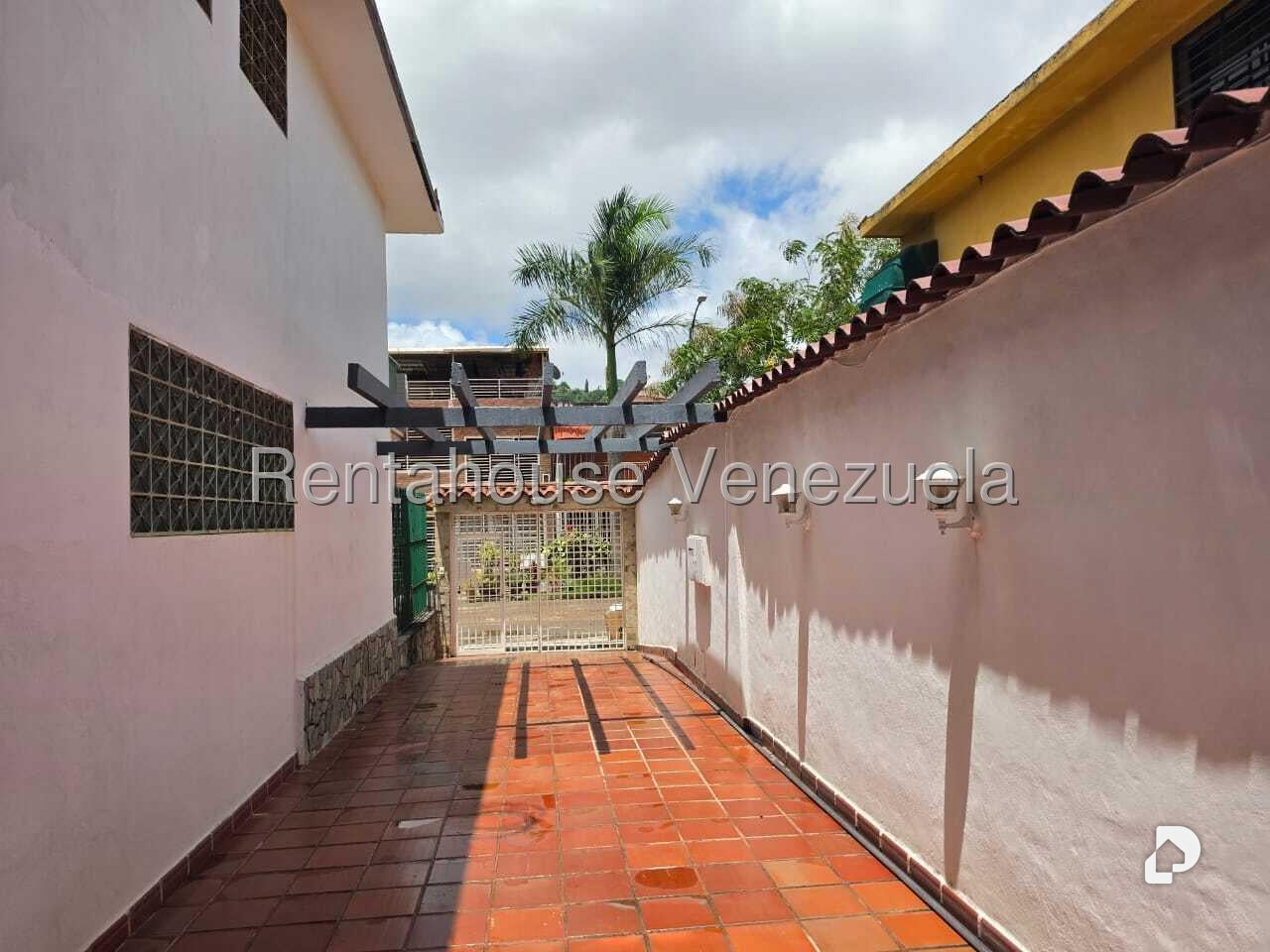 Casa en La California Sur, Caracas – 3