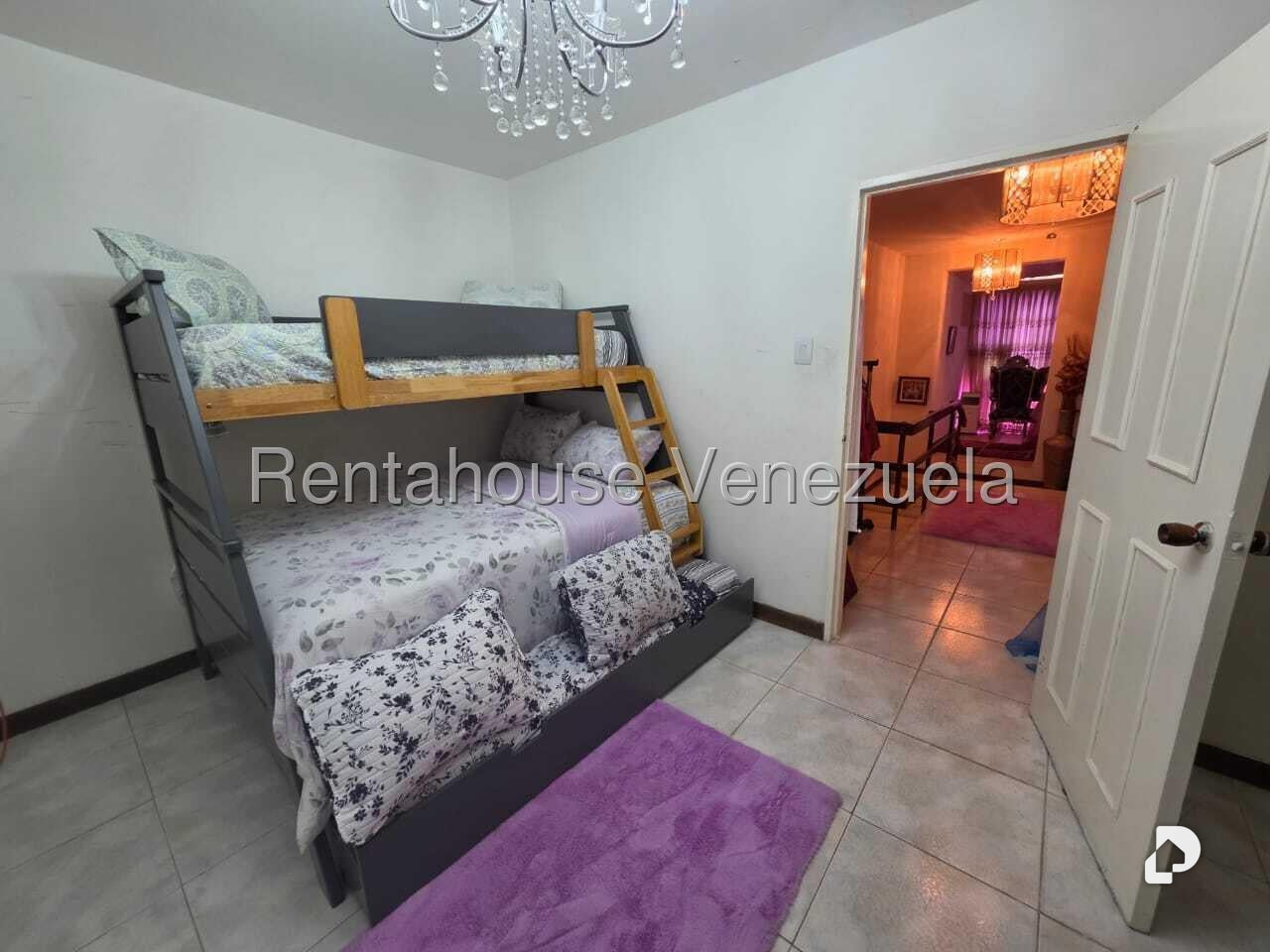 Casa en La California Sur, Caracas – 17