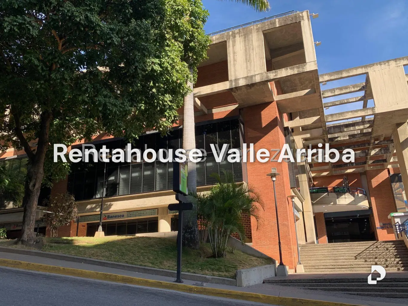 Local comercial en Santa Fe Norte, Caracas – 3