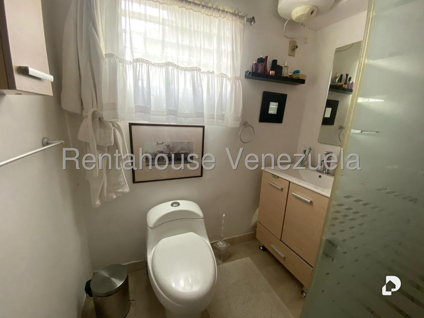 Casa en Prados del Este, Caracas – 28
