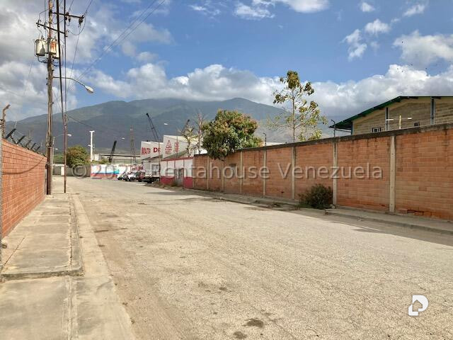 Galpón en La Sabana, Guatire