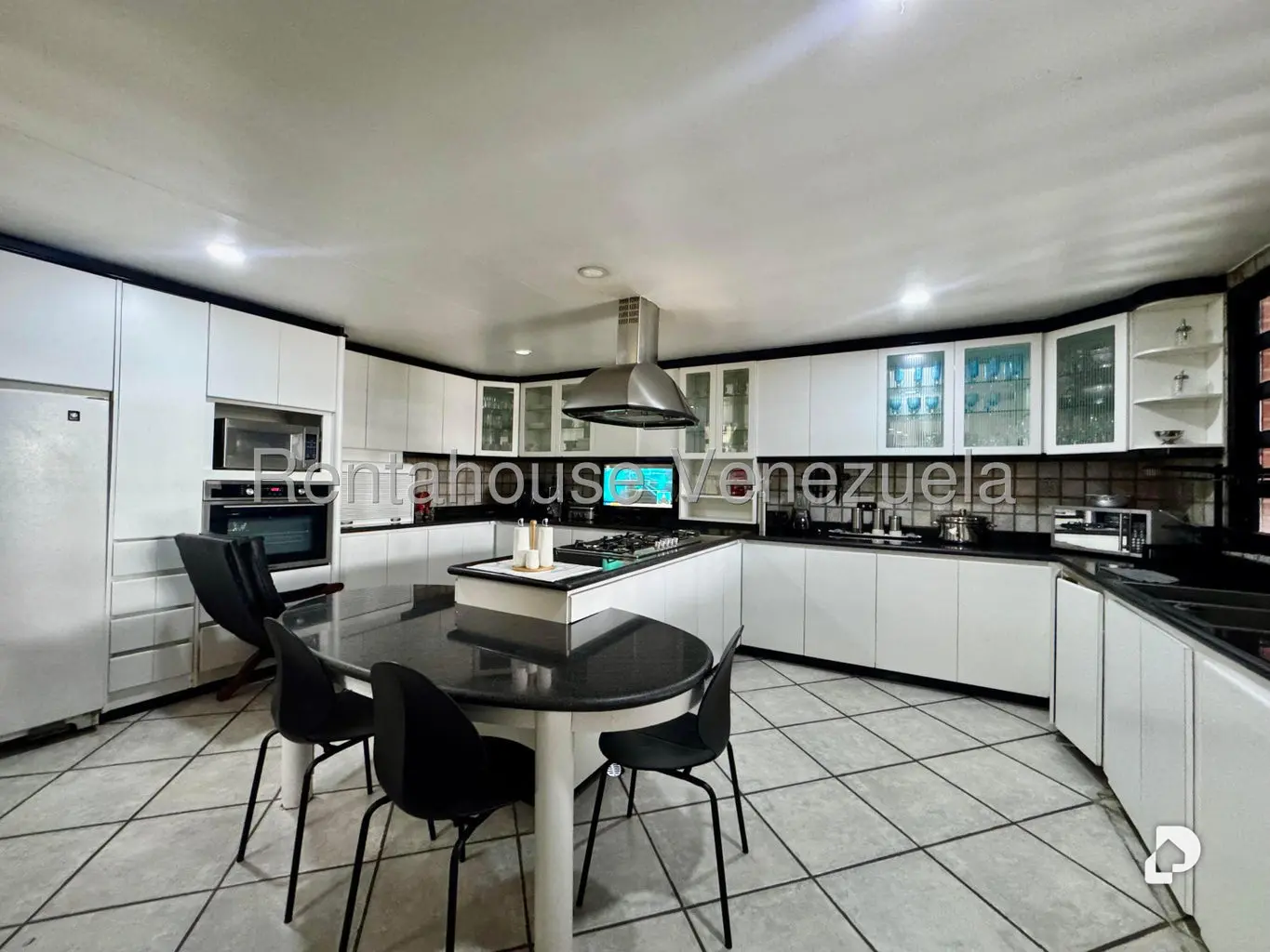 Casa en Colinas de Vista Alegre, Caracas – 21