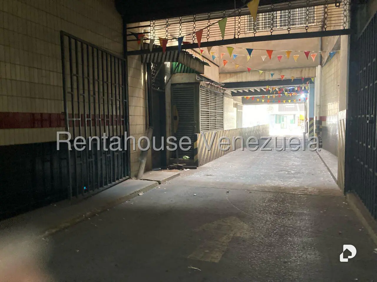 Garaje/Estacionamiento en Parroquia La Candelaria, Caracas – 12