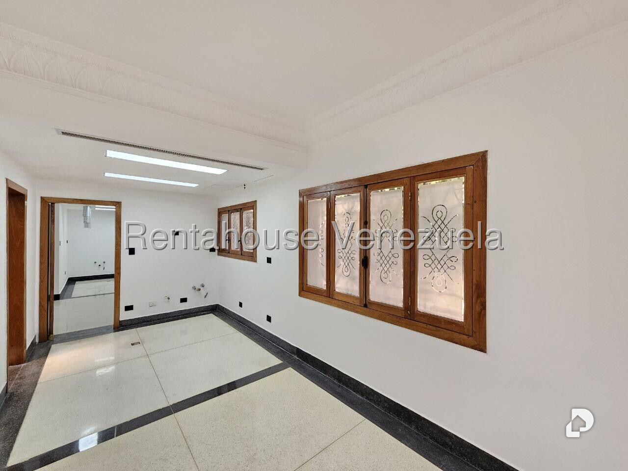 Local comercial en San Bernardino, Caracas – 23