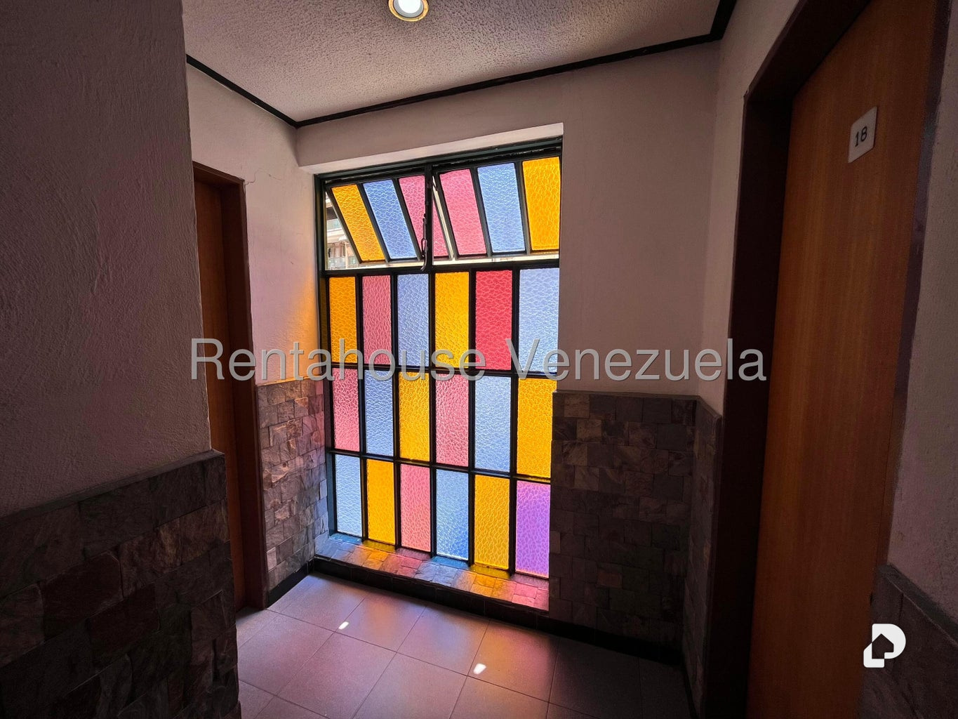 Edificio en Sabana Grande, Caracas – 16