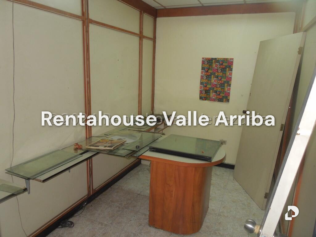 Local comercial en Parroquia Santa Rosalía, Caracas – 11