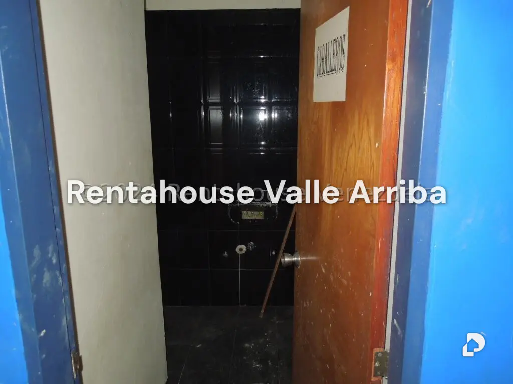 Local comercial en Parroquia Santa Rosalía, Caracas – 19