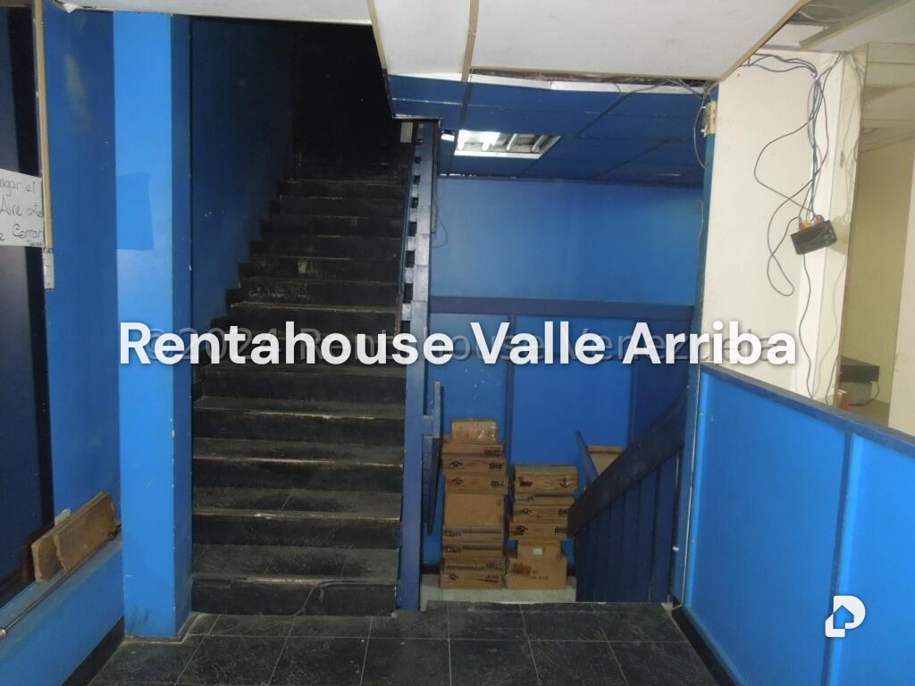 Local comercial en Parroquia Santa Rosalía, Caracas – 17