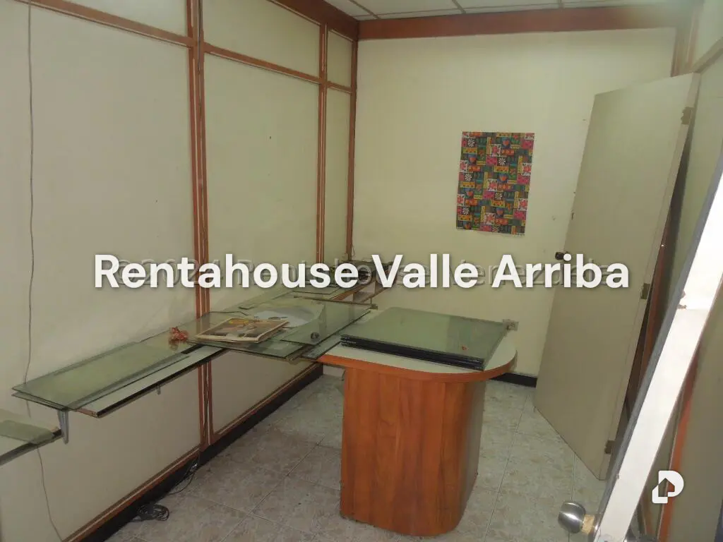 Local comercial en Parroquia Santa Rosalía, Caracas – 11