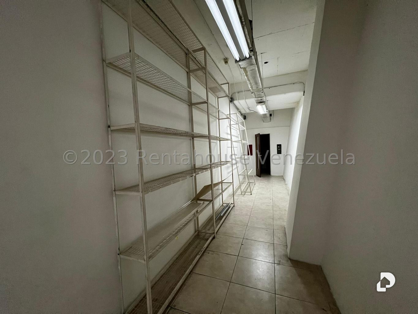 Local comercial en La Castellana, Caracas – 14