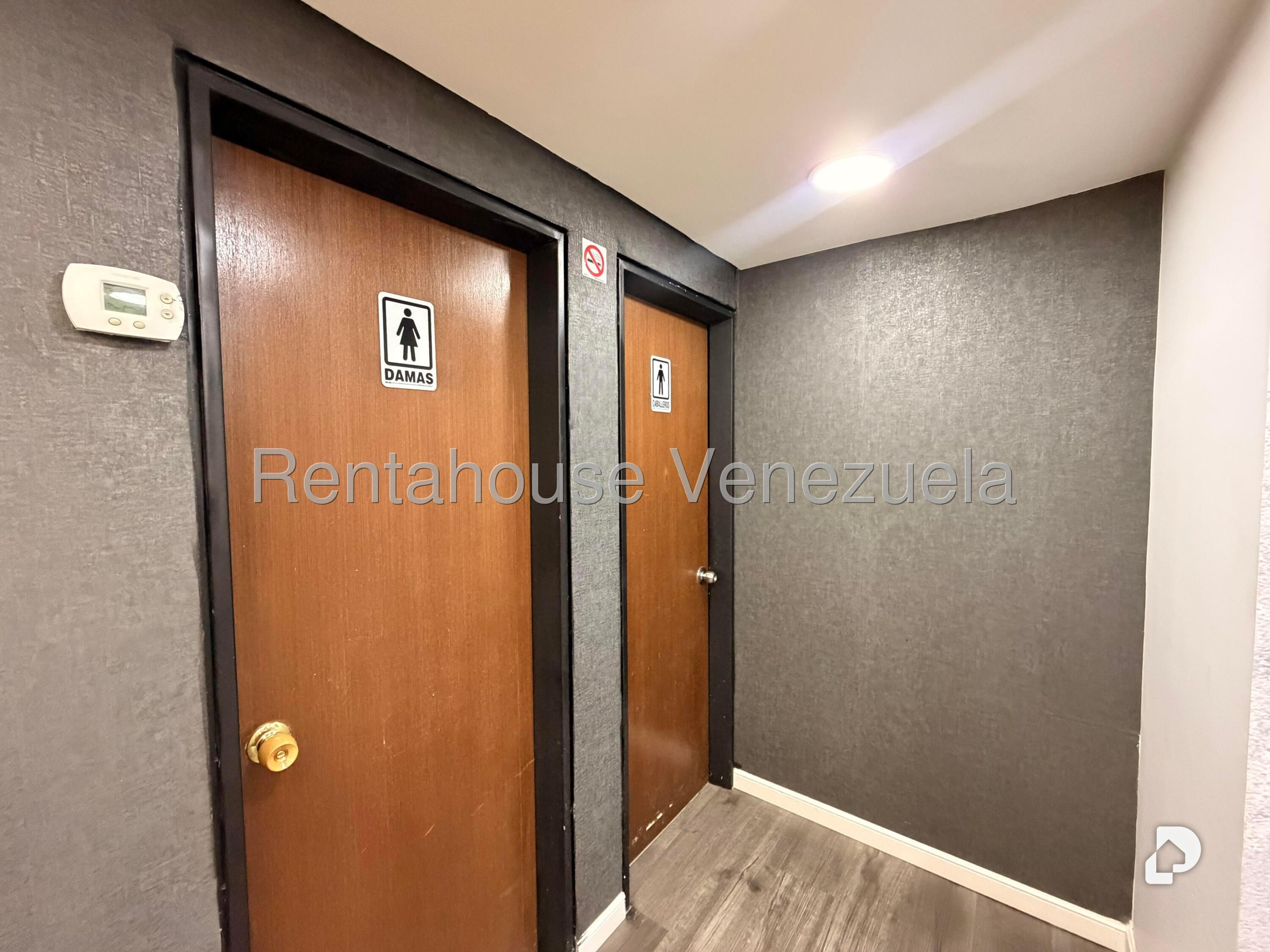 Local comercial en Las Mercedes, Caracas – 16