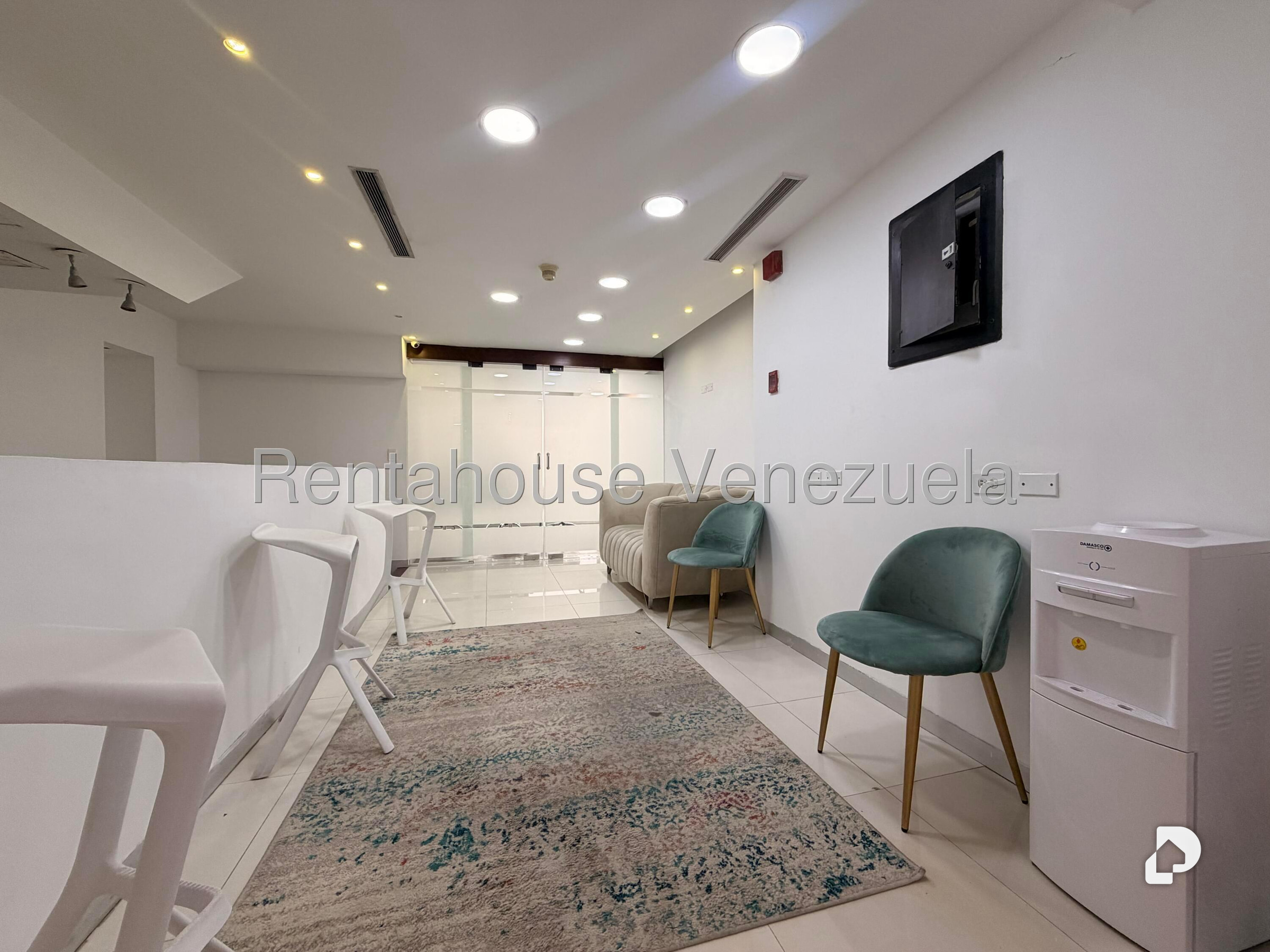 Local comercial en Las Mercedes, Caracas – 28