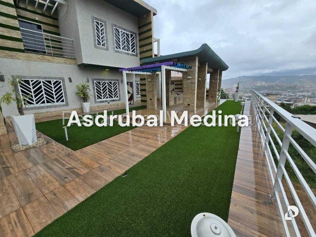 Townhouse en Colinas de Santa Mónica, Caracas – 1