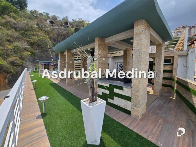 Townhouse en Colinas de Santa Mónica, Caracas – 12