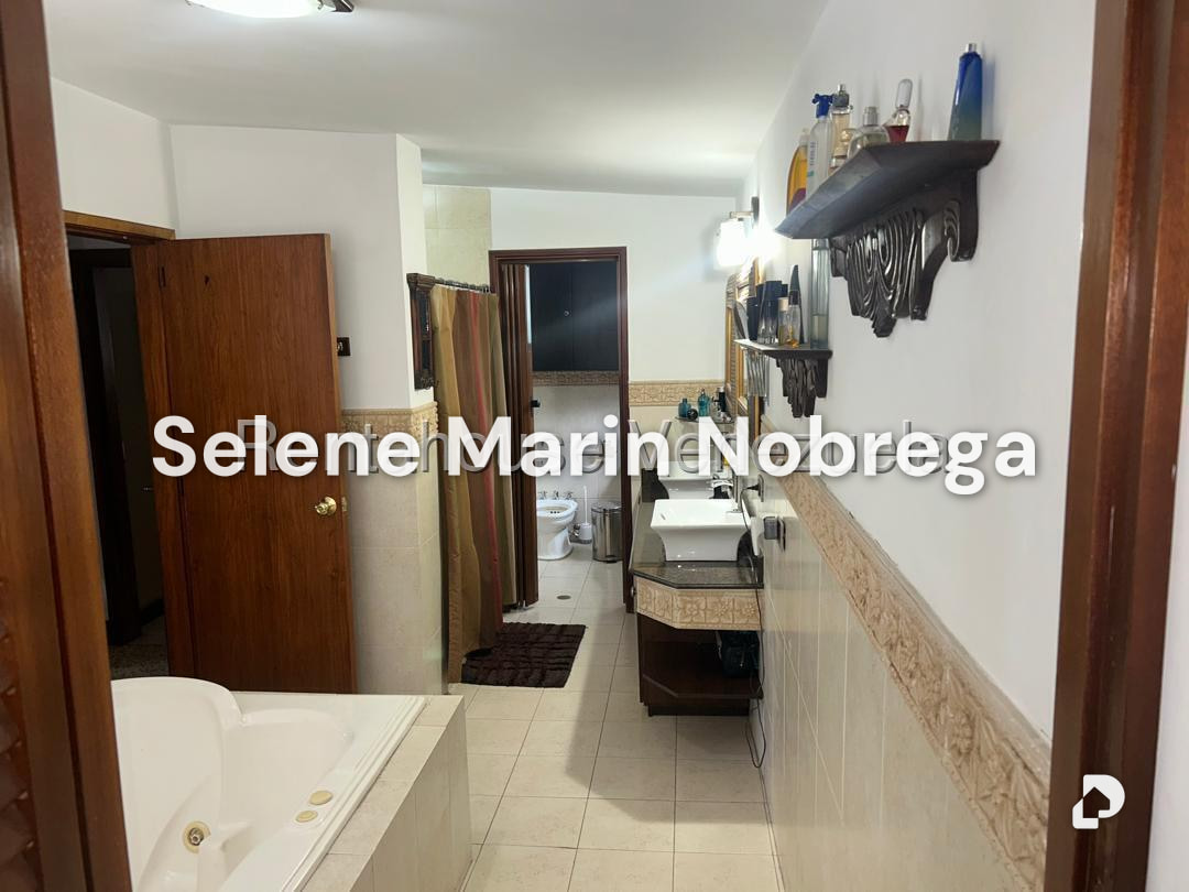 Casa en El Marqués, Caracas – 24