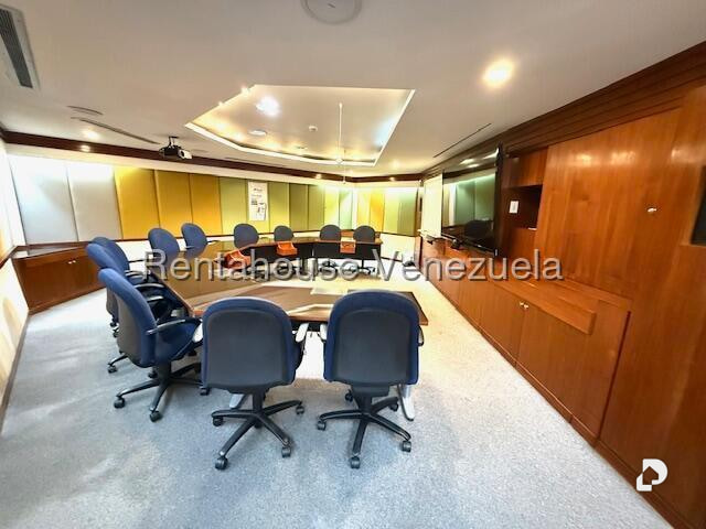 Oficina en Los Cortijos de Lourdes, Caracas – 4