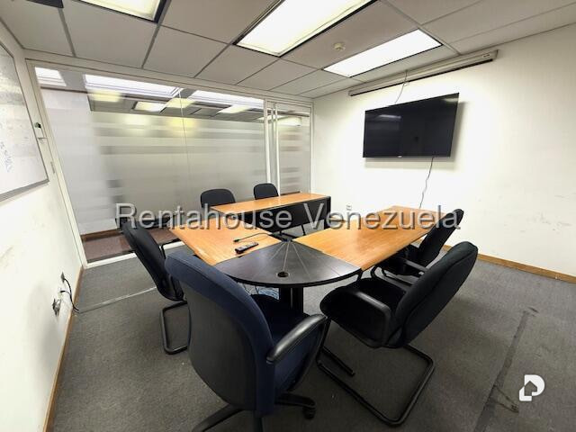 Oficina en Los Cortijos de Lourdes, Caracas – 9