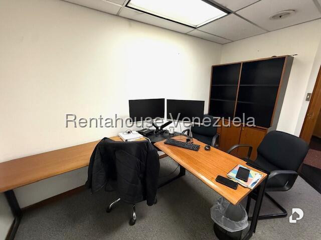 Oficina en Los Cortijos de Lourdes, Caracas – 27
