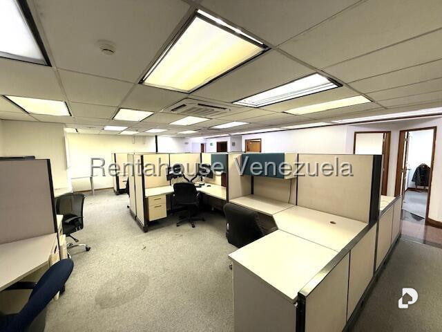 Oficina en Los Cortijos de Lourdes, Caracas – 23