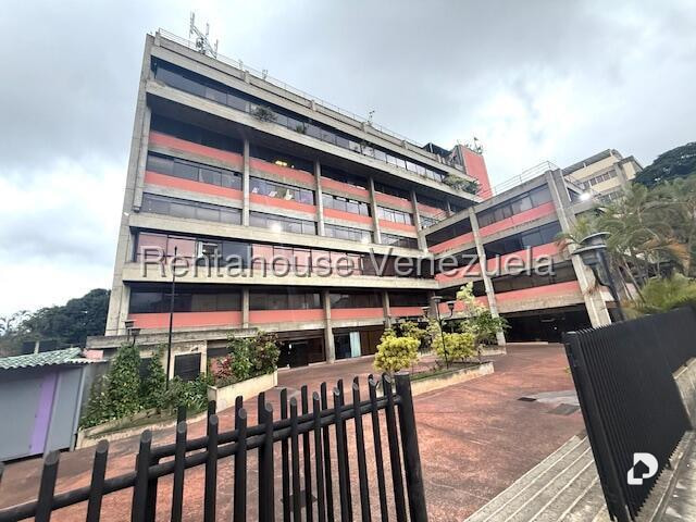 Oficina en Los Cortijos de Lourdes, Caracas – 7