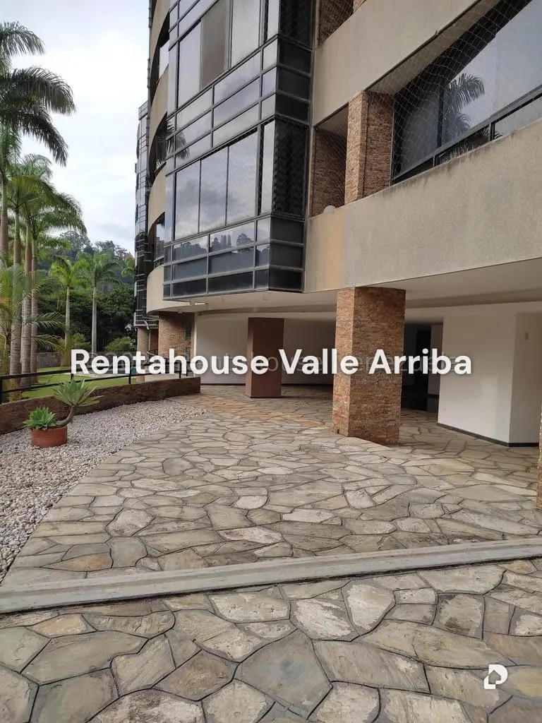 Apartamento en Lomas de La Lagunita, Caracas – 19
