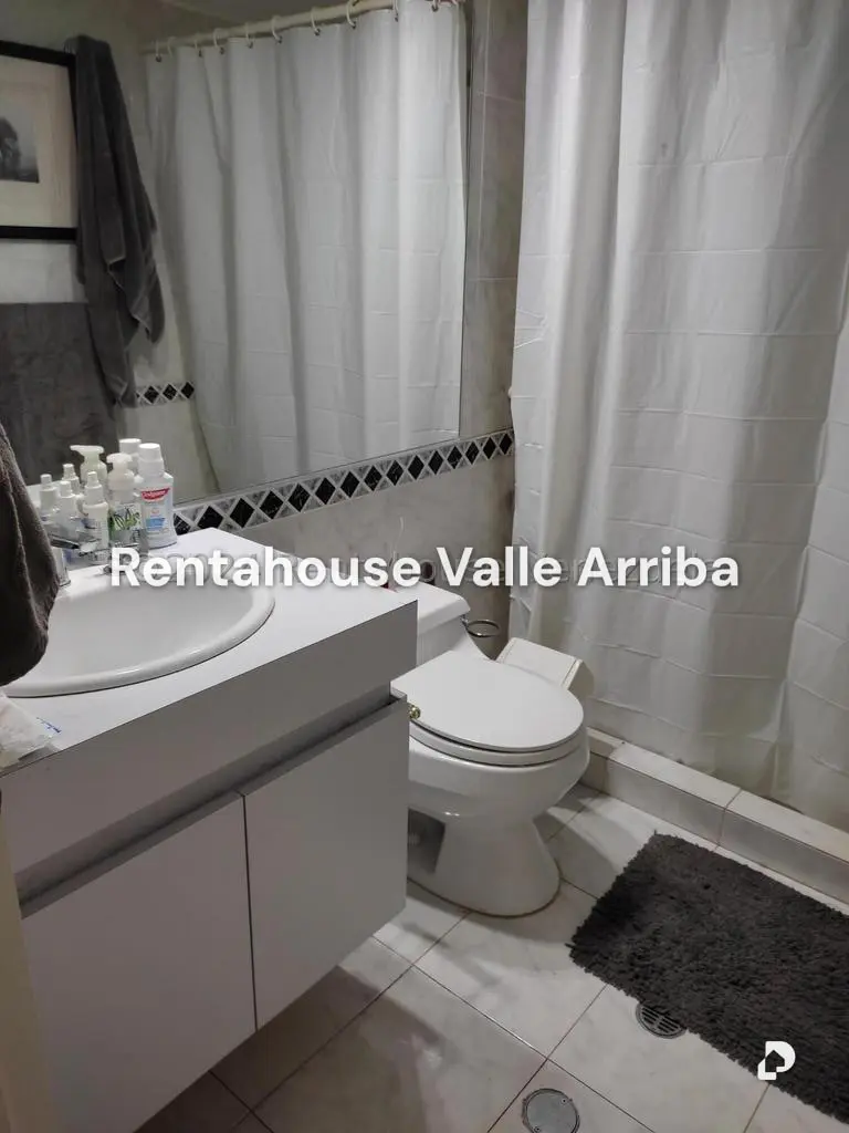 Apartamento en Lomas de La Lagunita, Caracas – 13