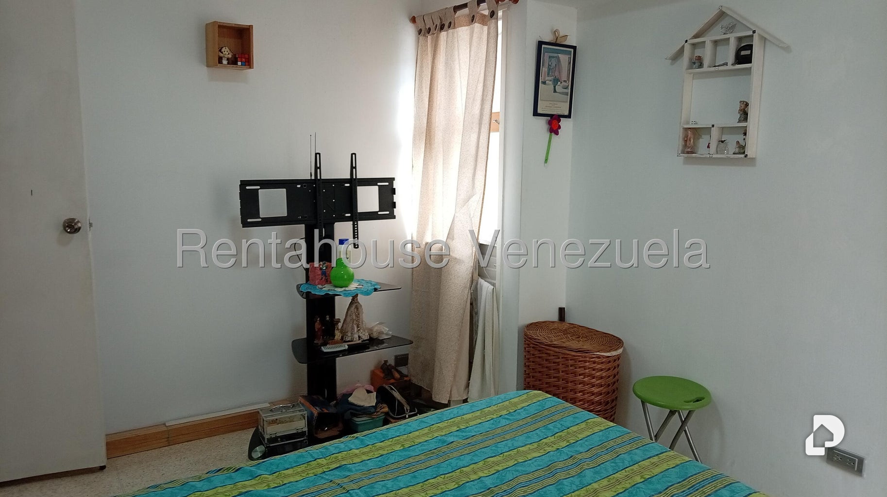 Apartamento en Parroquia Santa Rosalía, Caracas – 18