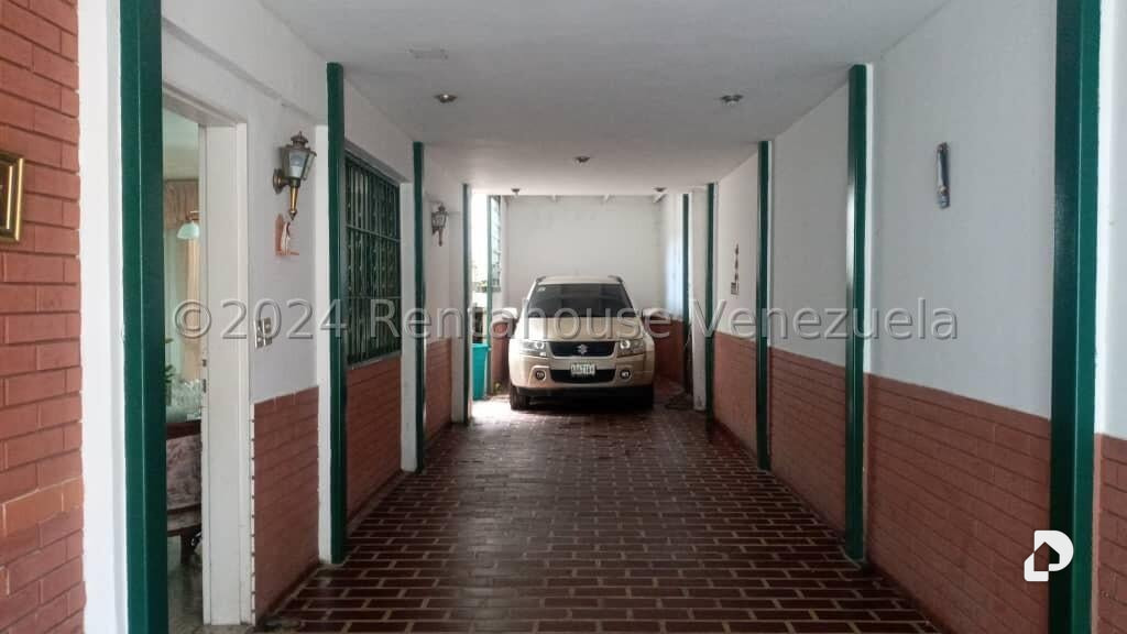 Casa en Lomas De La Trinidad, Caracas – 2