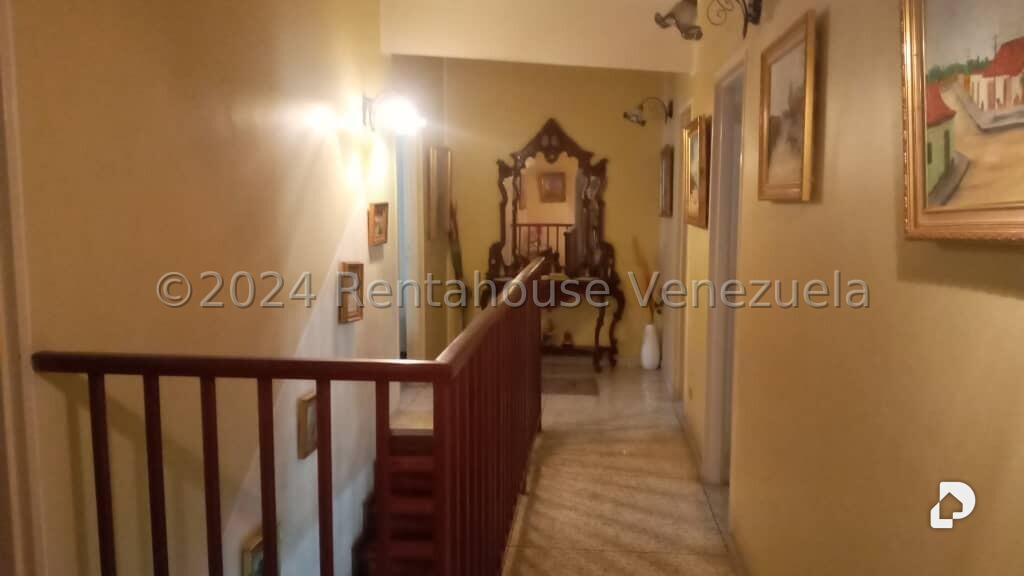 Casa en Lomas De La Trinidad, Caracas – 11
