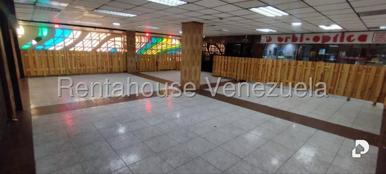 Local comercial en La Urbina, Caracas