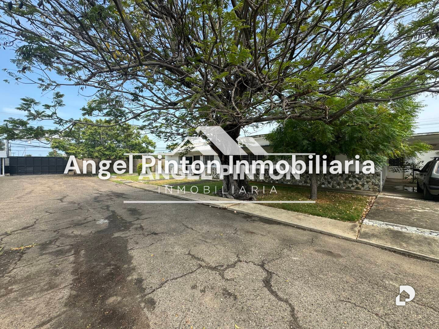 Terreno en Avenida Intercomunal, Ciudad Ojeda – 14