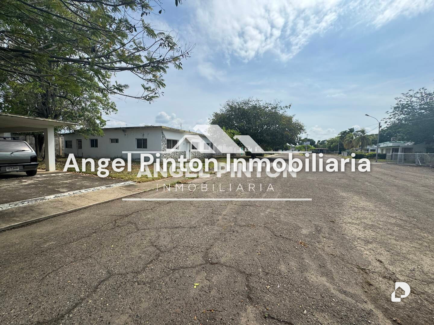 Terreno en Avenida Intercomunal, Ciudad Ojeda – 25