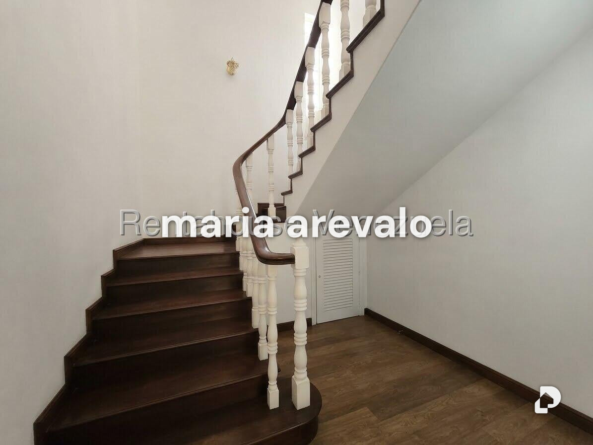 Casa en Lomas de La Lagunita, Caracas – 26