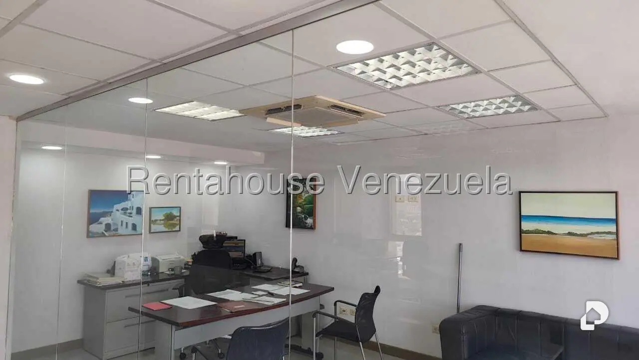 Oficina en Los Cortijos de Lourdes, Caracas – 2