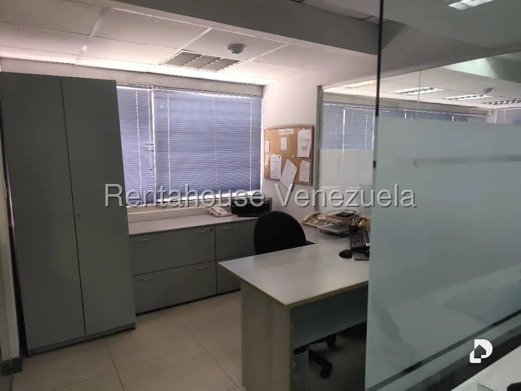 Oficina en Los Cortijos de Lourdes, Caracas – 20