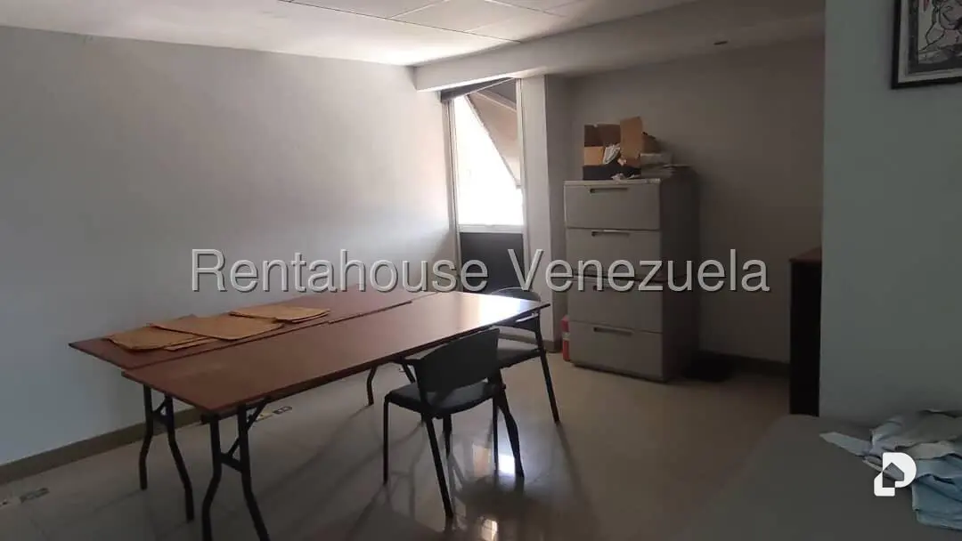 Oficina en Los Cortijos de Lourdes, Caracas – 21