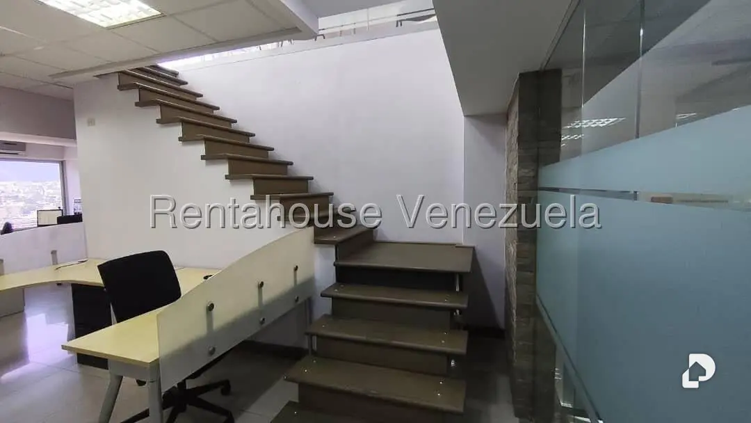 Oficina en Los Cortijos de Lourdes, Caracas – 15