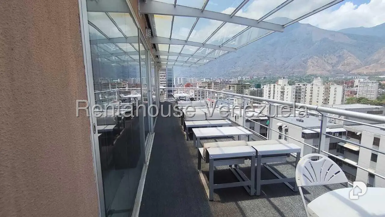 Oficina en Los Cortijos de Lourdes, Caracas – 8