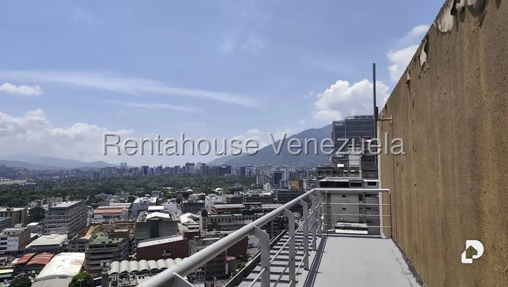 Oficina en Los Cortijos de Lourdes, Caracas – 10