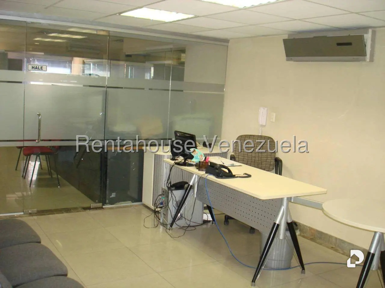 Oficina en Los Cortijos de Lourdes, Caracas – 28