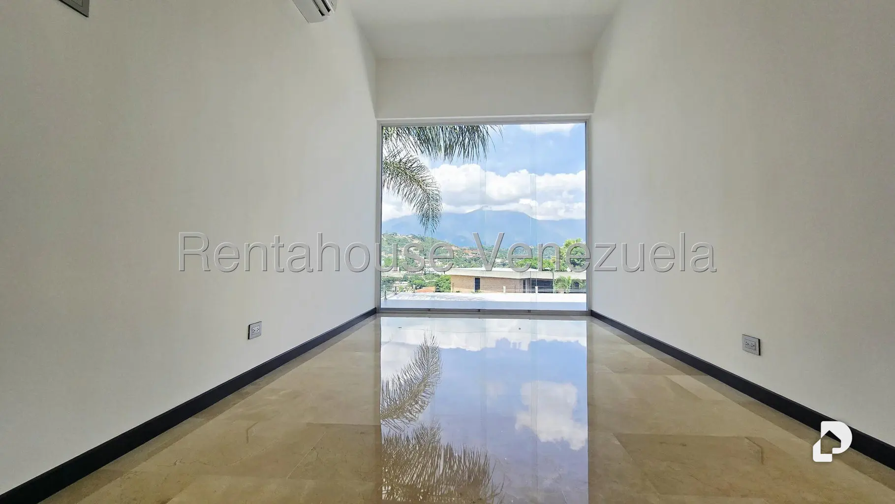 Casa en Prados del Este, Caracas – 23